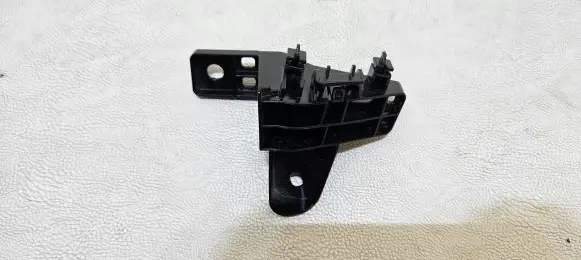 Toyota Highlander XU70 Rear bumper mounting bracket 52562-OE030