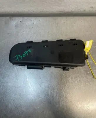 Nissan Qashqai+2 Trunk lid opening control unit 