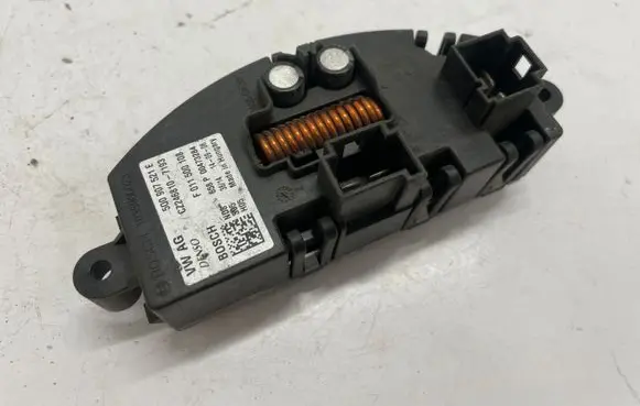 Skoda Octavia Mk3 (5E) Heater blower fan relay 5Q0907521E