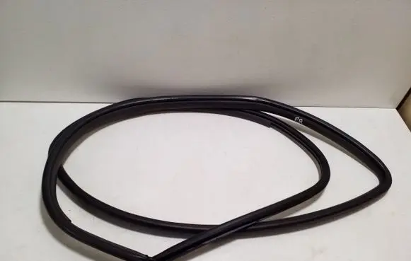 Toyota Prius (XW30) Front door rubber seal 