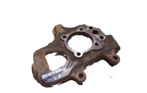 Nissan Pathfinder R51 Rear wheel hub spindle/knuckle 