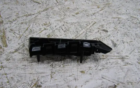 Ford Mustang VI Front bumper mounting bracket FR3B17D958AE