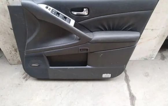 Nissan Murano Z51 Front door card panel trim