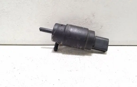 Volkswagen Golf IV Windscreen/windshield washer pump 1J5955651