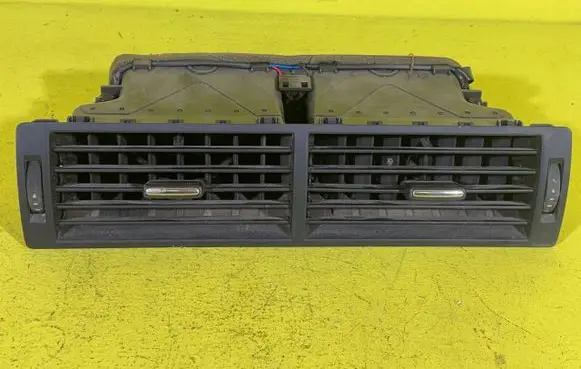 Audi A4 S4 B7 8E 8H Dash center air vent grill 217KM