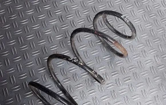 BMW 3 E46 Front coil spring