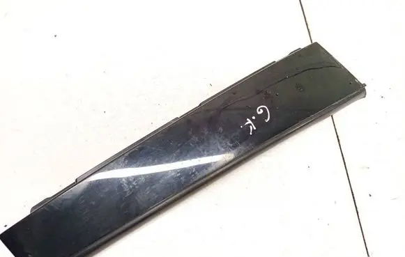 Volvo V40 Rear/tail light trim molding 31391185