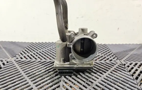 Toyota Prius+ (ZVW40) Throttle valve 2203037060 8H22 142008B