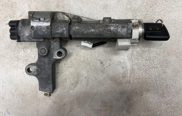 Nissan Pathfinder R51 Ignition lock N0502321
