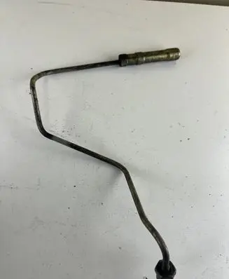 Mitsubishi Pajero Fuel injector supply line/pipe 