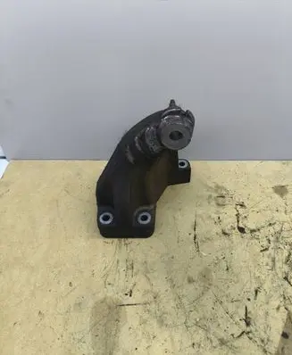 Mercedes-Benz CLS C219 Engine mounting bracket A6422230004