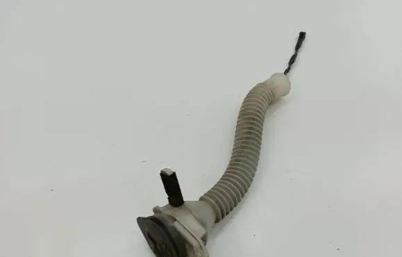 Toyota RAV 4 (XA30) Window washer liquid tank fill tube 