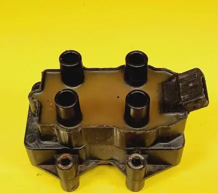 Citroen ZX High voltage ignition coil 2526039A