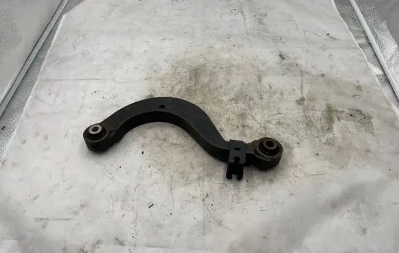 Volkswagen Jetta V Rear upper control arm/wishbone 1K0505323