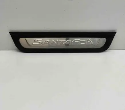 Hyundai Santa Fe Rear sill trim cover 85877S1500