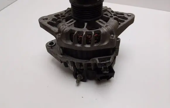 Hyundai ix20 Generator/alternator 373002B700 2610164