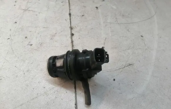 Toyota Prius+ (ZVW40) Windscreen/windshield washer pump 8533047010 0602105720