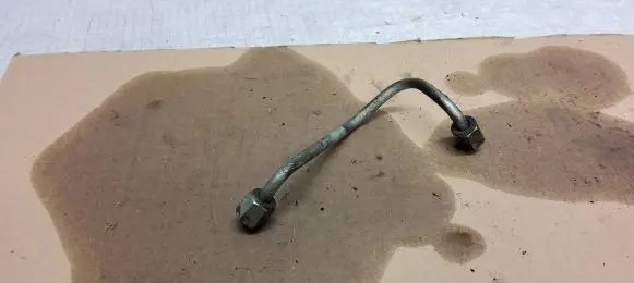 Toyota Verso Fuel injector supply line/pipe 