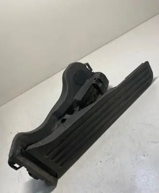 Volkswagen PASSAT B6 Accelerator throttle pedal 1K1723503L 6PV00860001