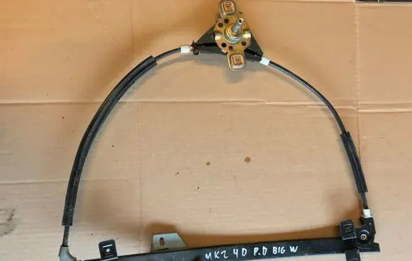 Volkswagen Golf II Front door manual window regulator 191837402B