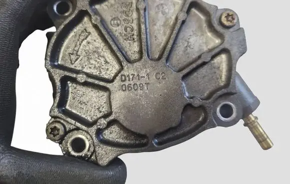 Citroen C5 Vacuum pump D1711C2