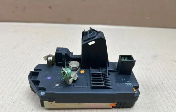 Opel Vectra B Rear door lock 90503995