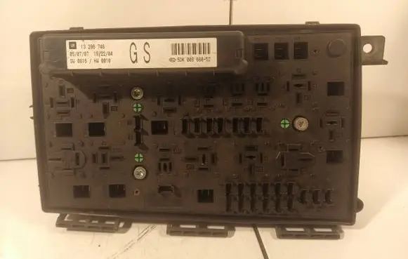 Opel Zafira B Fuse module 13206746 5DK00866852