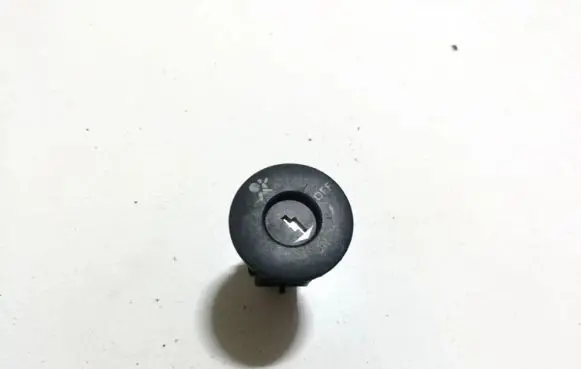 Renault Clio III Passenger airbag on/off switch 