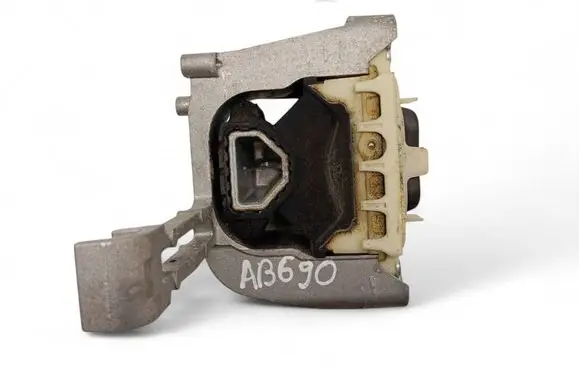 Engine mount bracket