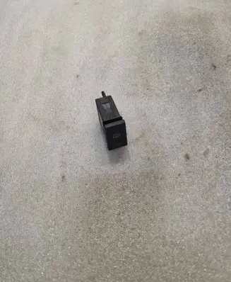 Volkswagen PASSAT B5.5 Windscreen/window heater switch 3B0959621C