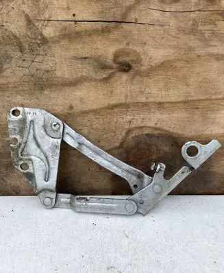 Volkswagen Golf Plus Engine bonnet/hood hinges 5M0823301