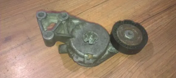 Volkswagen New Beetle Generator/alternator belt tensioner 06a903315e