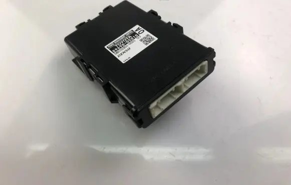 Toyota Avensis T270 Other control units/modules 8969005010