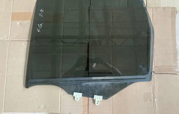 Nissan X-Trail T31 Rear door window glass 43R007953