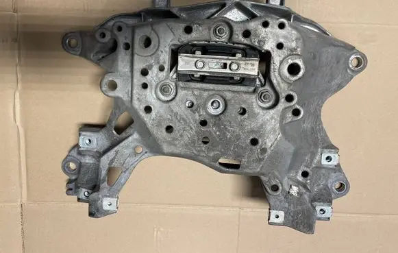 Audi Q7 4M Gearbox mounting bracket 4M0399262C