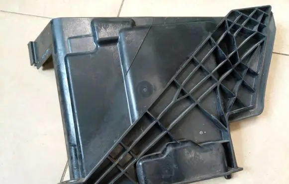 Battery box tray
