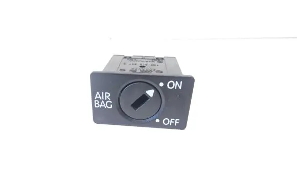 Passenger airbag on/off switch