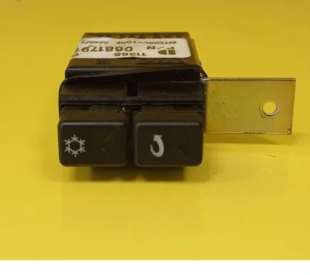 Audi A4 S4 B5 8D Air conditioning (A/C) switch 0681791