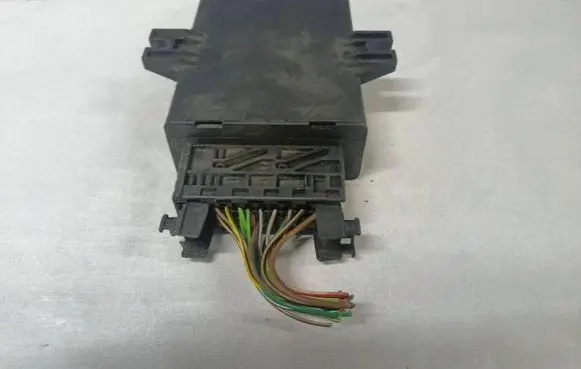 Mercedes-Benz E W211 Air suspension control unit module (rear) A2115450432