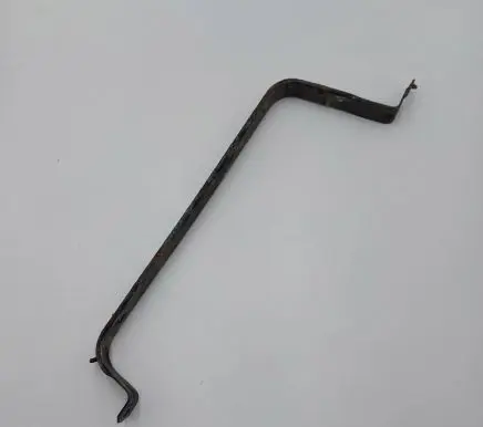 Fuel tank mounting bracket