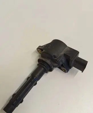 Mercedes-Benz R W251 High voltage ignition coil 19005267 A0001501980