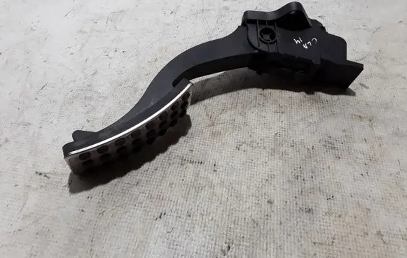 Mercedes-Benz CLA C117 X117 W117 Accelerator throttle pedal A2463001604