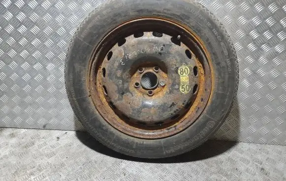 Land Rover Discovery 3 - LR3 R19 spare wheel 