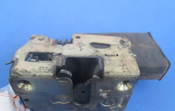 Renault Espace I Front door lock