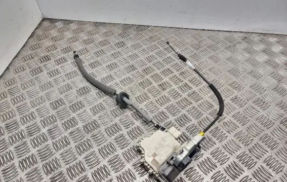 Audi A1 Front door lock 8x1837016