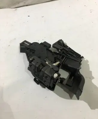 Ford Focus Front door lock 240015103