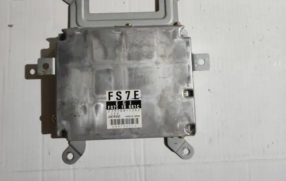 Mazda 626 Engine control unit/module FS7E18881C