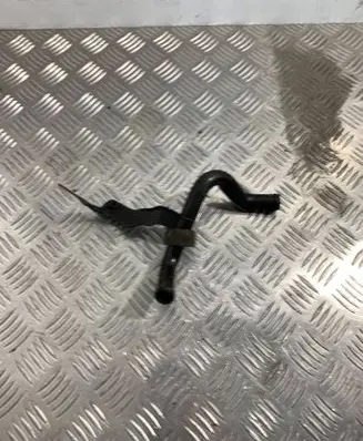 Volkswagen PASSAT B6 Engine coolant pipe/hose 03L122157E