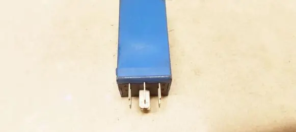 BMW 5 E39 Other relay 1383417