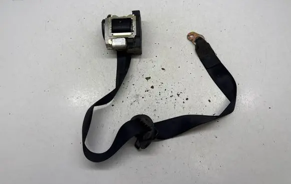 Volkswagen PASSAT B5.5 Front seatbelt 3B1857706D